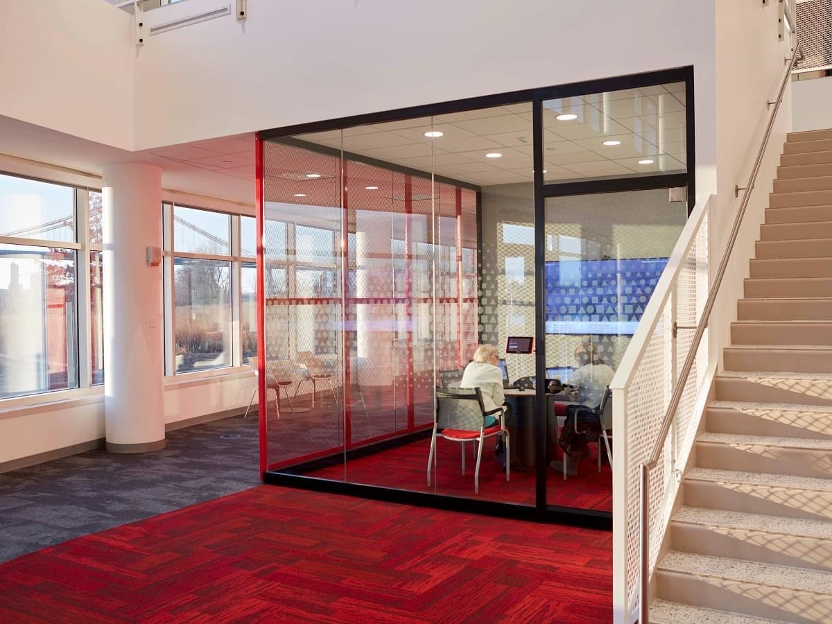 Reimagining Office Spaces with KI Wall: Elegance Meets Functionality